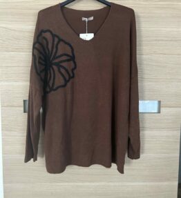 Pull fantaisie fleurie chocolat